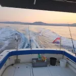 Tekne Fishing Chatrer -big Game-izleti Brodom *
