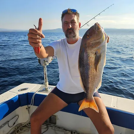 ספינת מלון Fishing Chatrer -big Game-izleti Brodom פרימוסטן